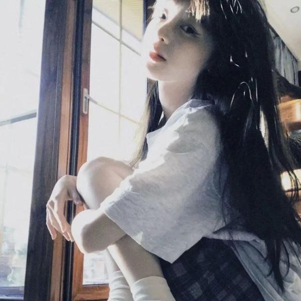 主演 小林由